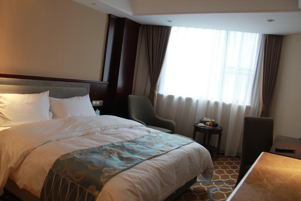 Zhufeng Hotel Csengtu Szoba fotó